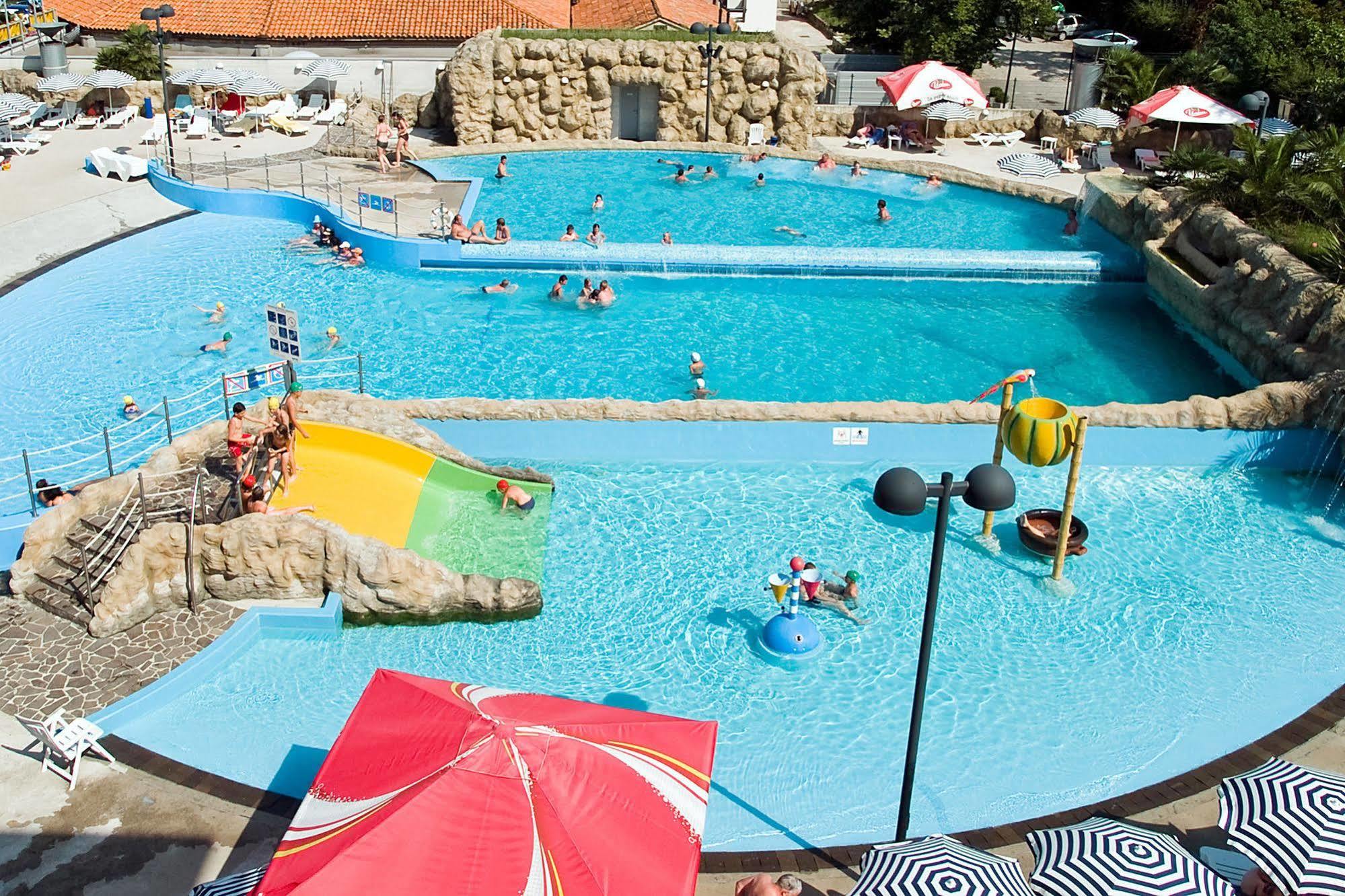 Hotel Aquapark Žusterna Koper Exteriör bild